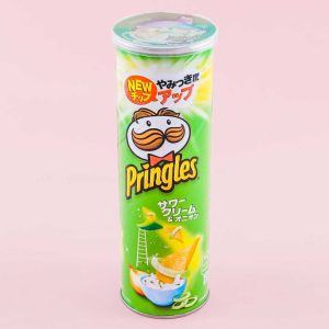 Pringles – Kartoffelchips – Sauerrahm-Zwiebel-Geschmack – groß