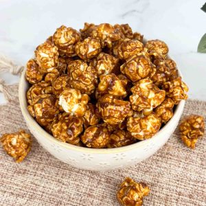 knusprig – Karamell – Nüsse – Popcorn